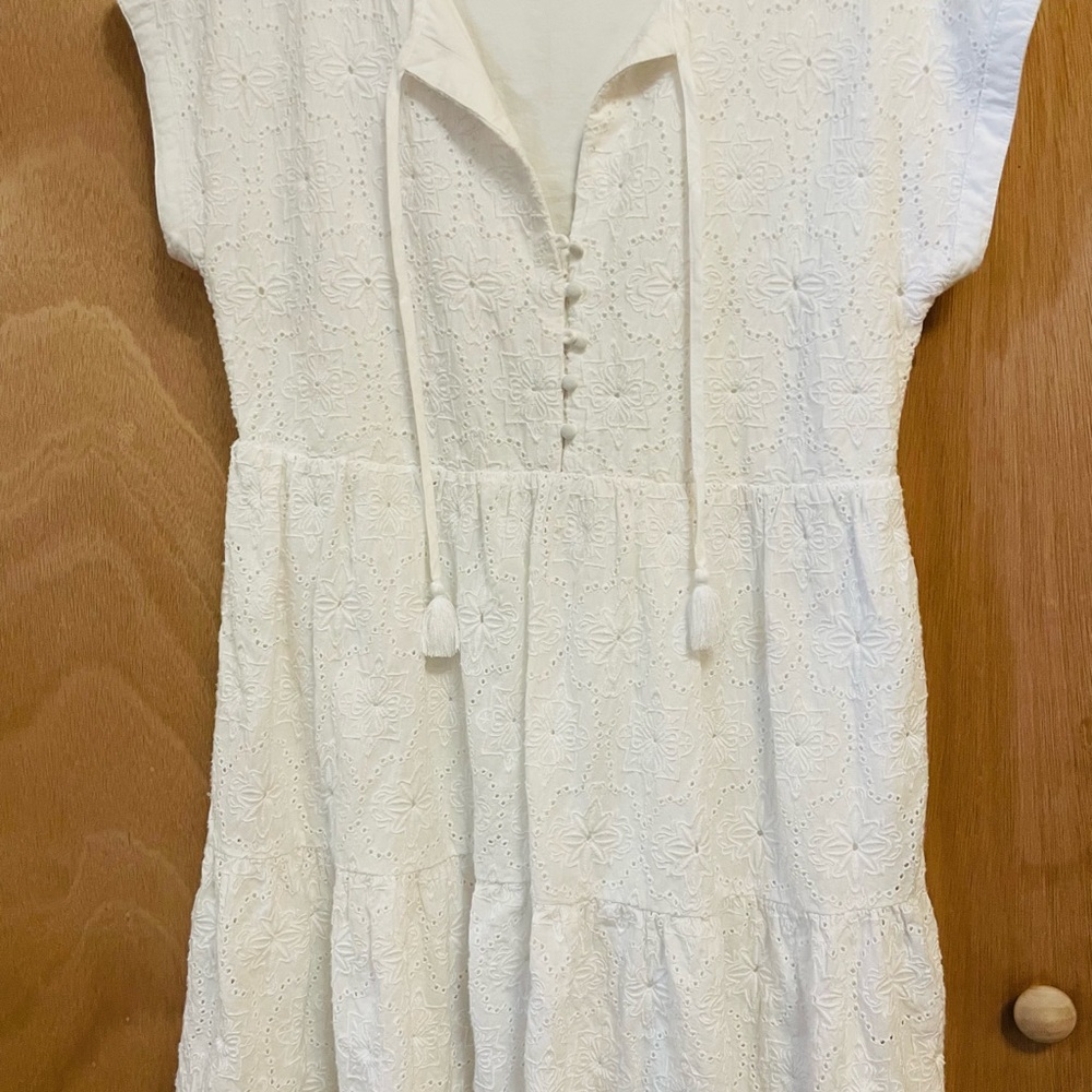 NEW 🌺🌺Vineyard vines white dress Small size